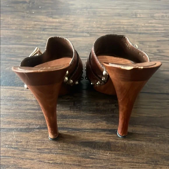 Gucci Brown High-Heeled Mule Sandals with Studs - Picture 4 of 7